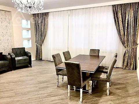 Kirayə verilir 3 otaqlı yeni tikili 110 m²