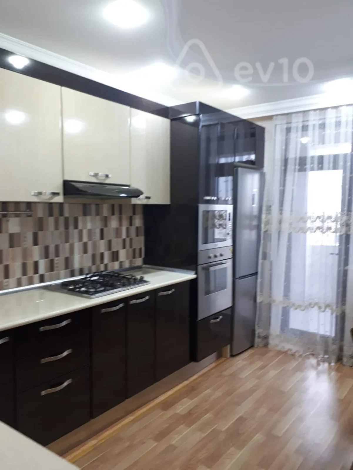 Kirayə verilir 2 otaqlı yeni tikili 63 m²
