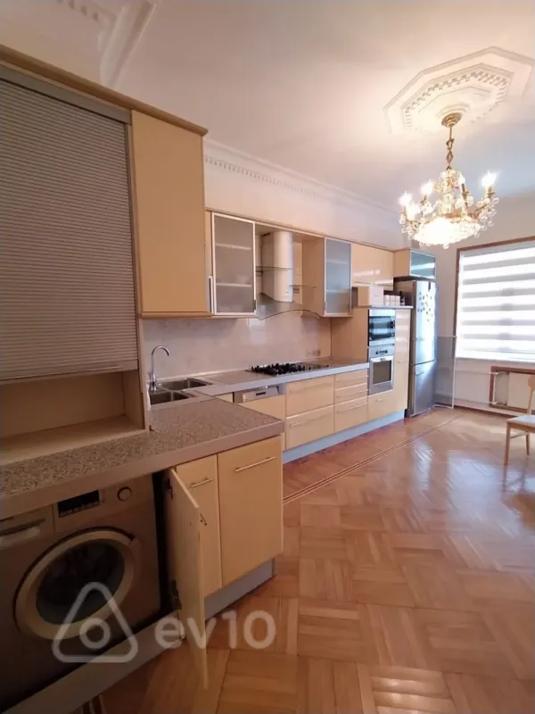 Kirayə verilir 3 otaqlı yeni tikili 125 m²