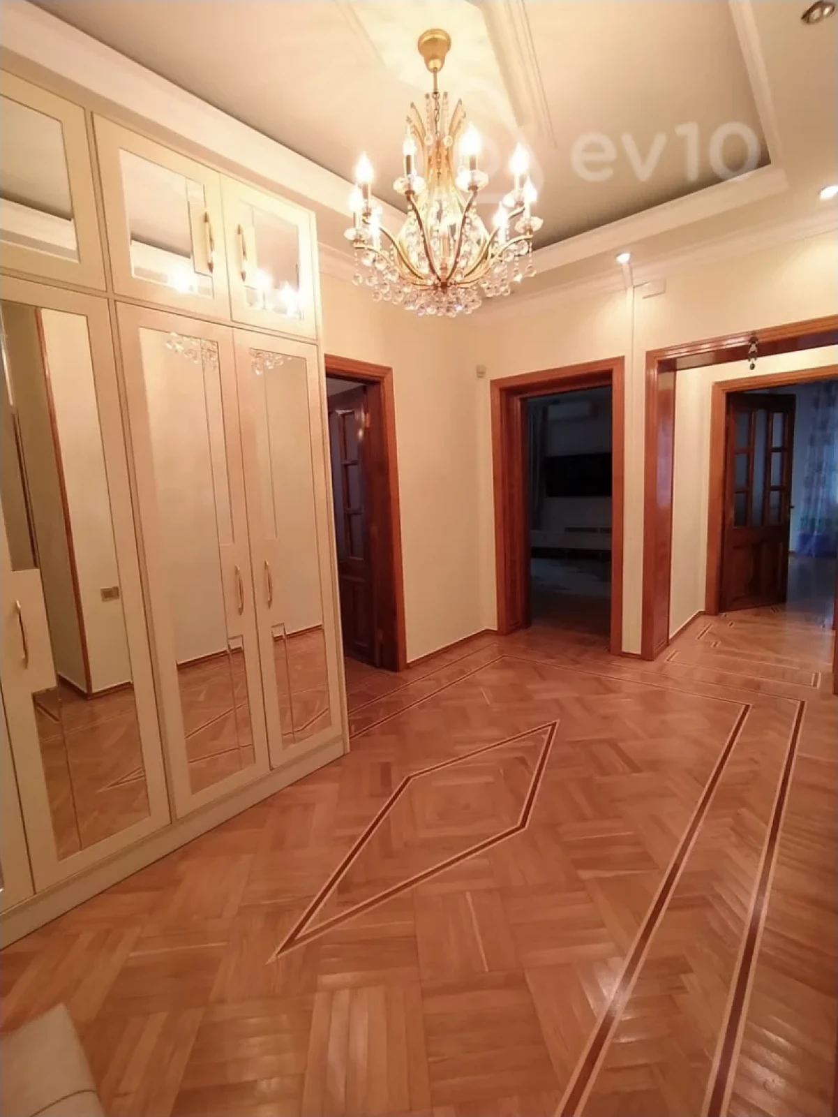Kirayə verilir 3 otaqlı yeni tikili 125 m²