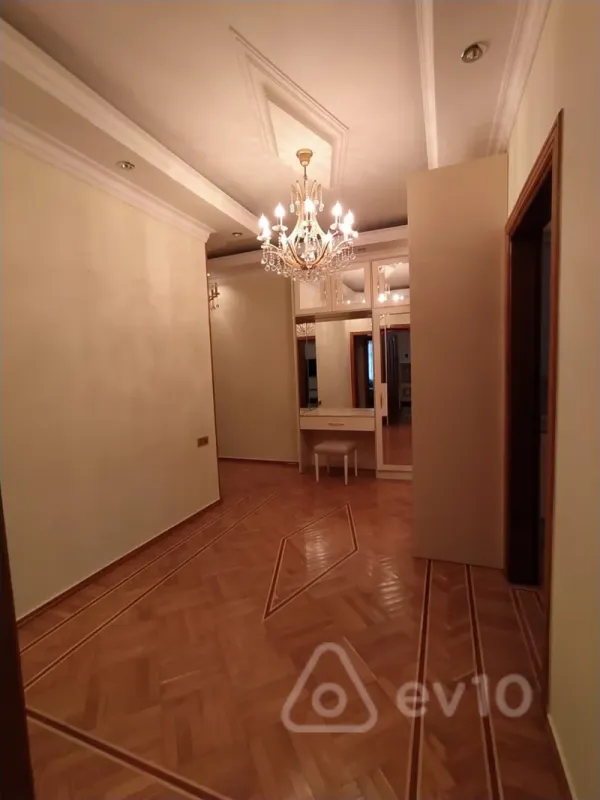 Kirayə verilir 3 otaqlı yeni tikili 125 m²