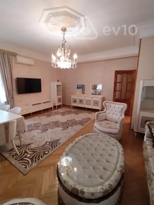 Kirayə verilir 3 otaqlı yeni tikili 125 m²