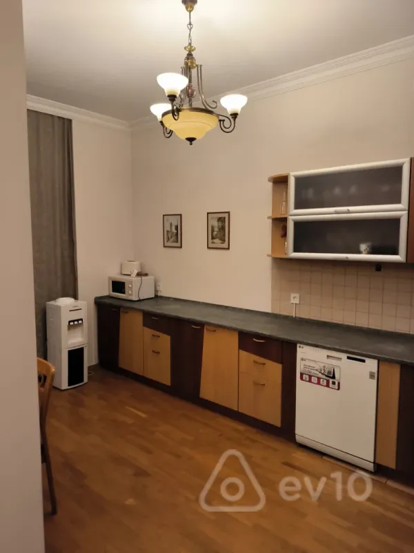 Kirayə verilir 3 otaqlı yeni tikili 109 m²