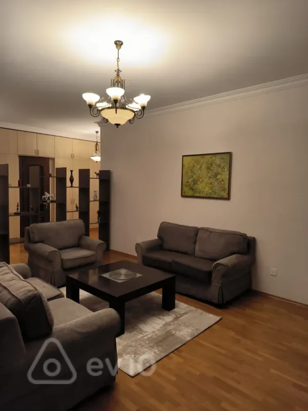 Kirayə verilir 3 otaqlı yeni tikili 109 m²