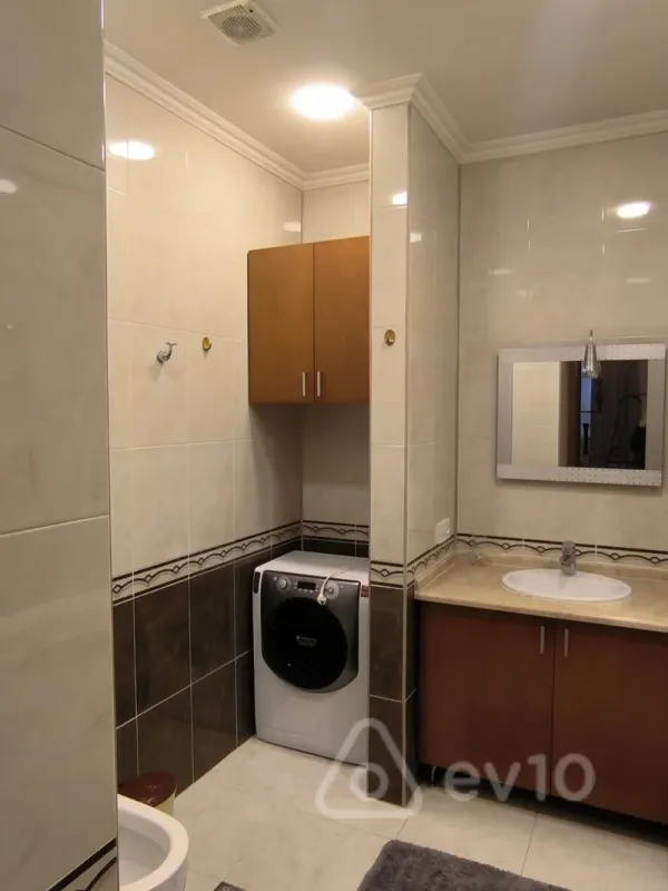 Kirayə verilir 3 otaqlı yeni tikili 109 m²