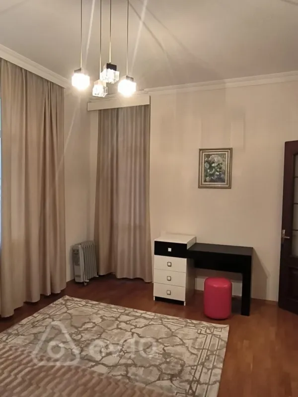 Kirayə verilir 3 otaqlı yeni tikili 109 m²
