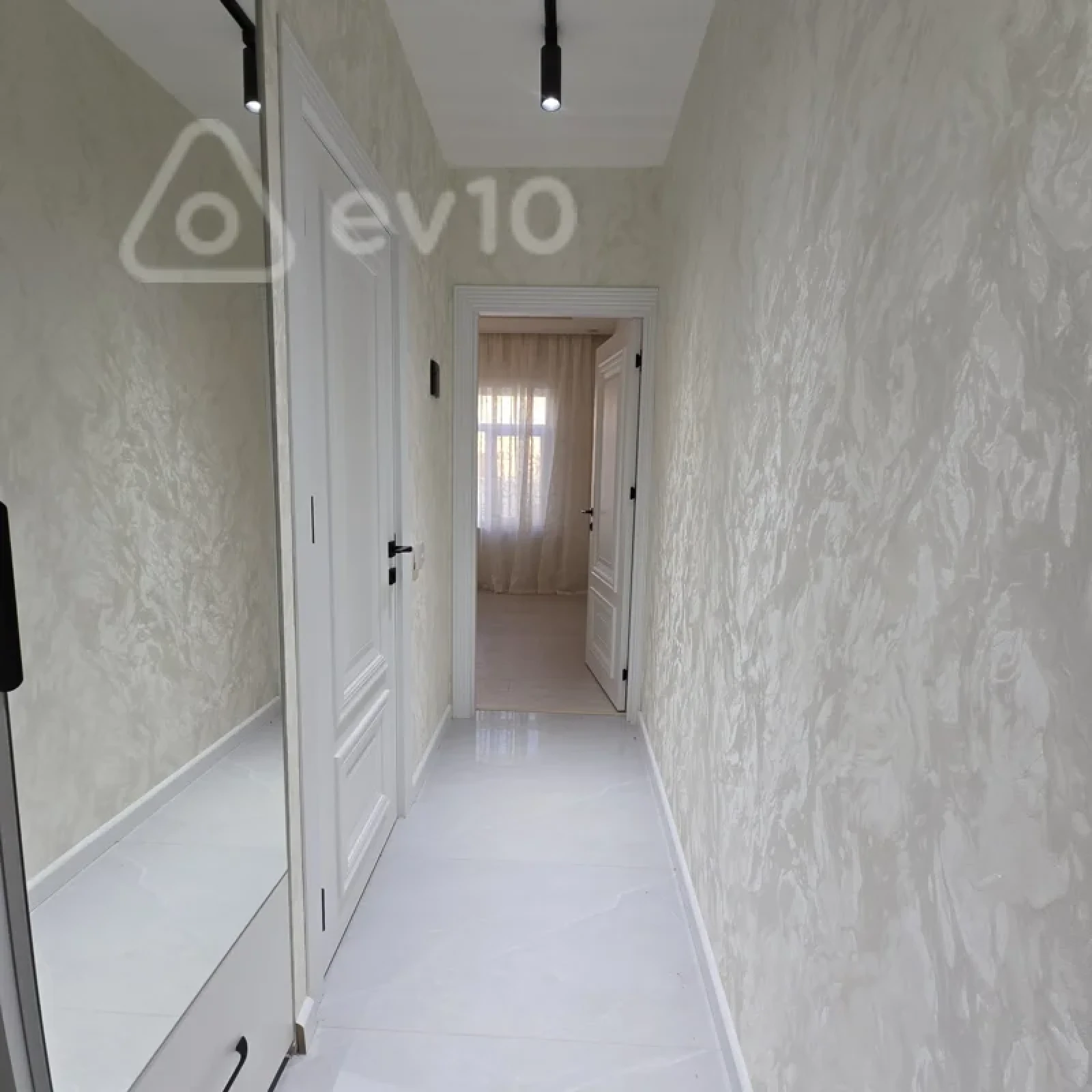 Satılır 2 otaqlı köhnə tikili 35 m²