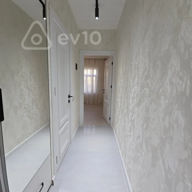 Satılır 2 otaqlı köhnə tikili 35 m²