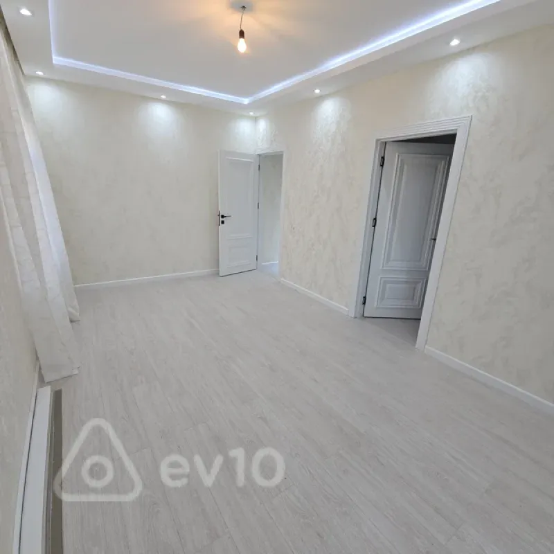 Satılır 2 otaqlı köhnə tikili 35 m²