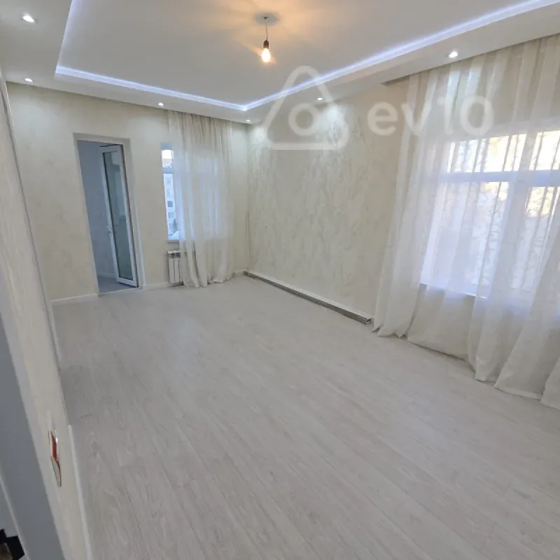 Satılır 2 otaqlı köhnə tikili 35 m²