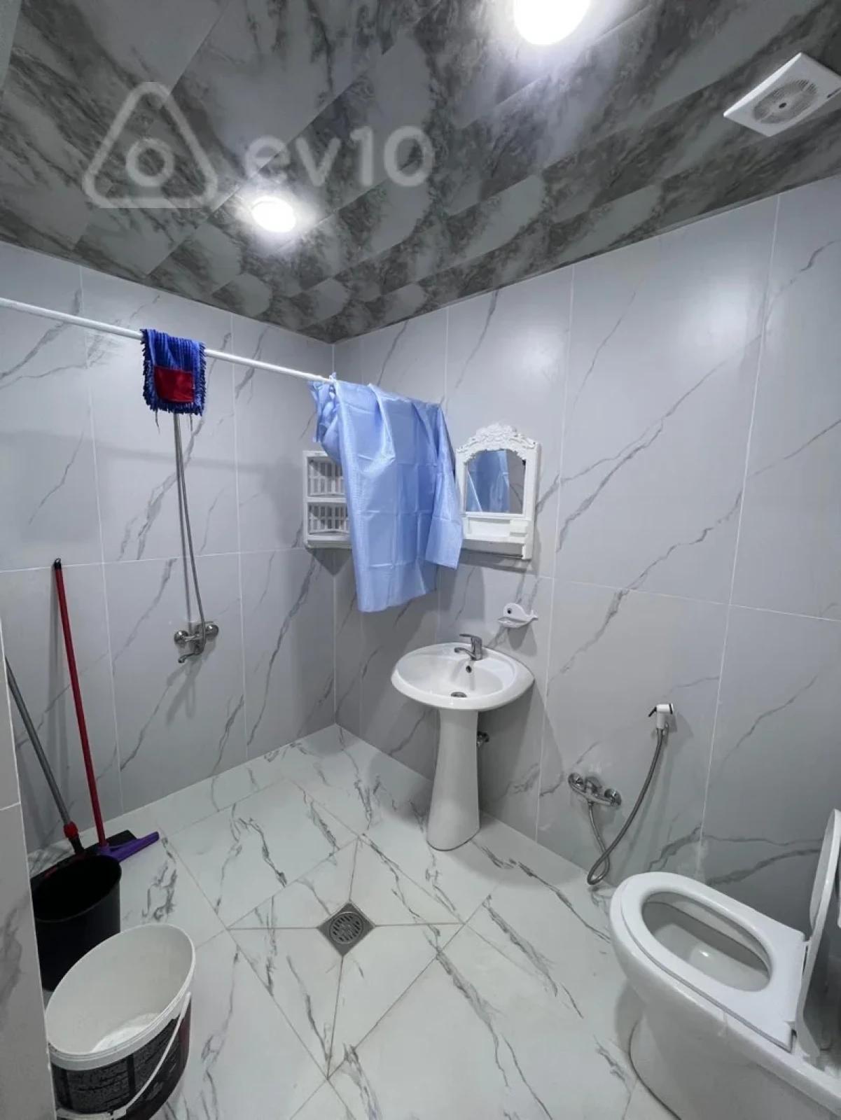 Kirayə verilir 2 otaqlı yeni tikili 56 m²