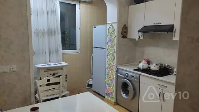 Kirayə verilir 2 otaqlı köhnə tikili 75 m²
