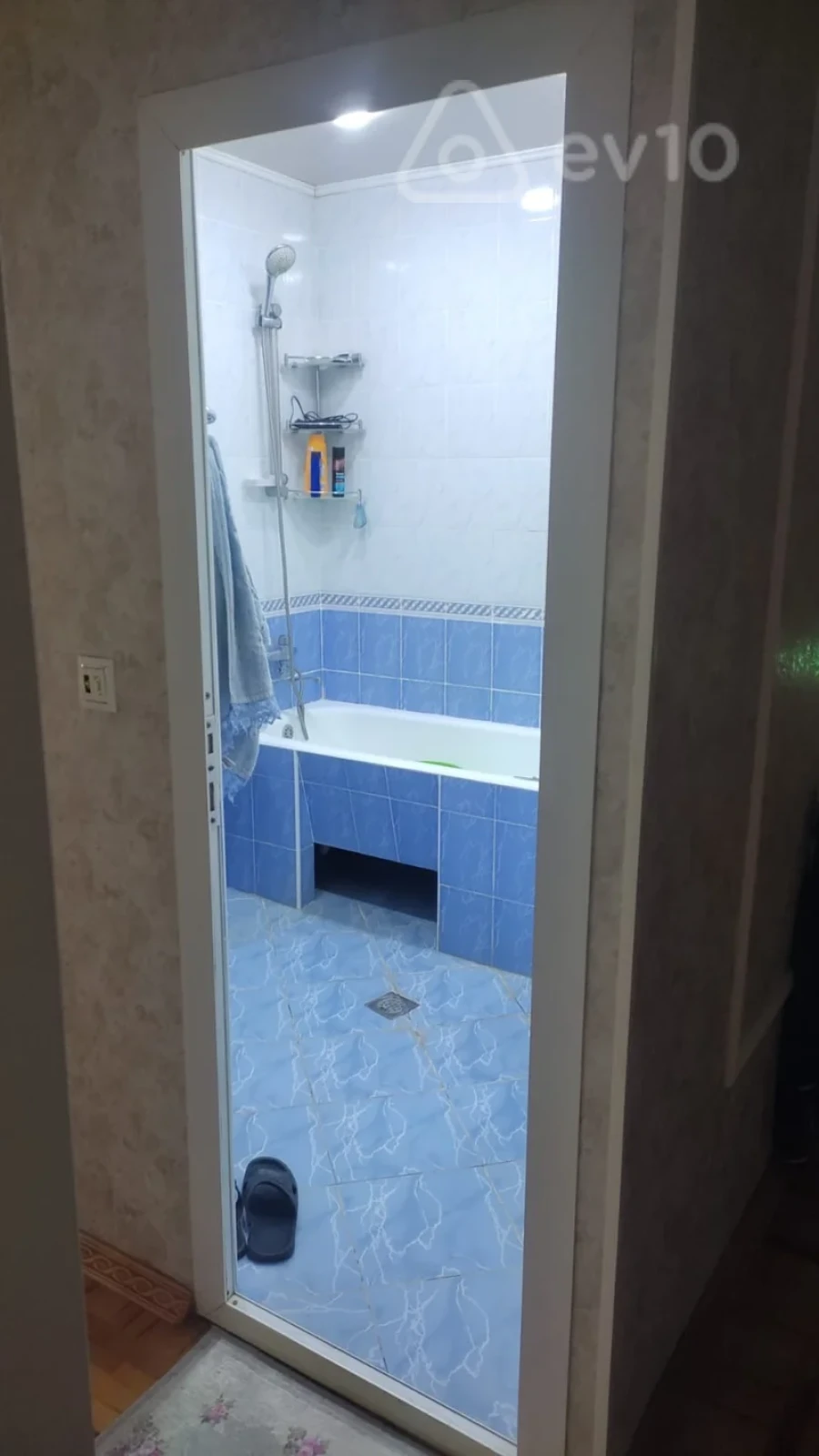 Kirayə verilir 2 otaqlı köhnə tikili 75 m²