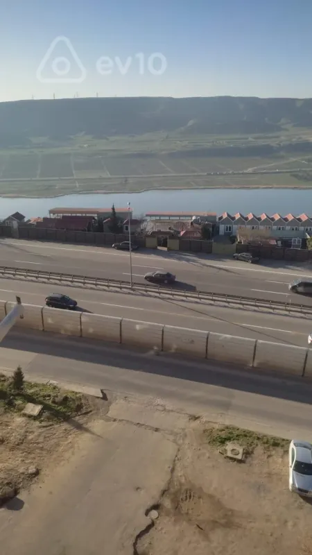 Kirayə verilir 2 otaqlı köhnə tikili 75 m²