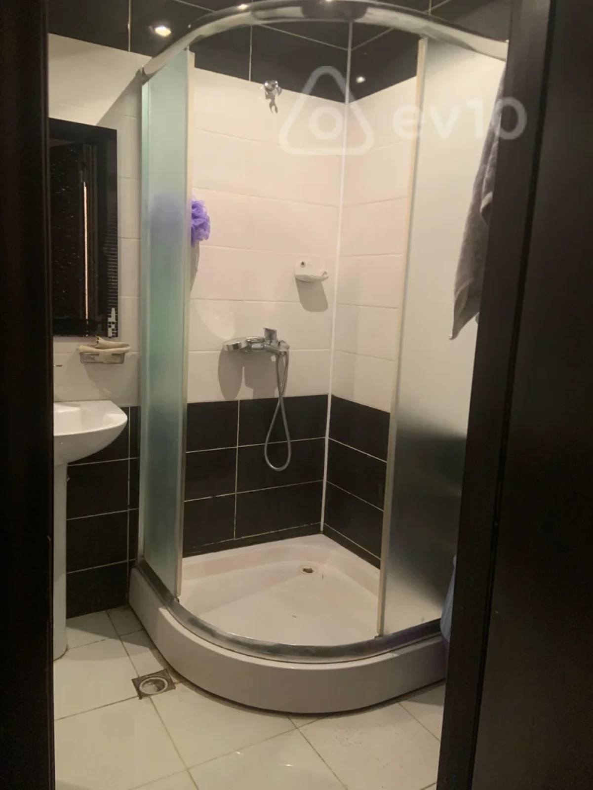 Kirayə verilir 2 otaqlı yeni tikili 65 m²