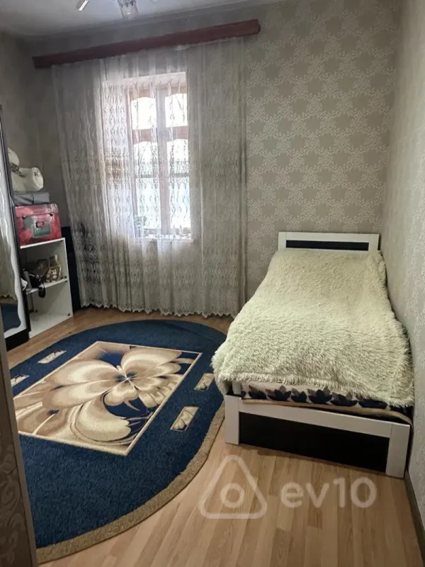 Satılır 3 otaqlı köhnə tikili 105 m²