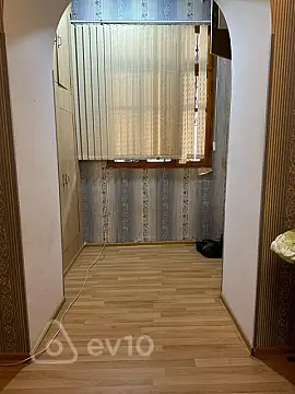 Satılır 3 otaqlı köhnə tikili 105 m²