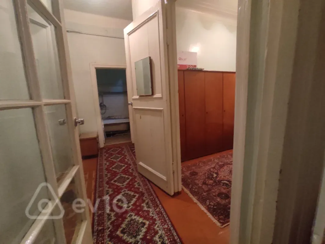 Kirayə verilir 2 otaqlı köhnə tikili 75 m²