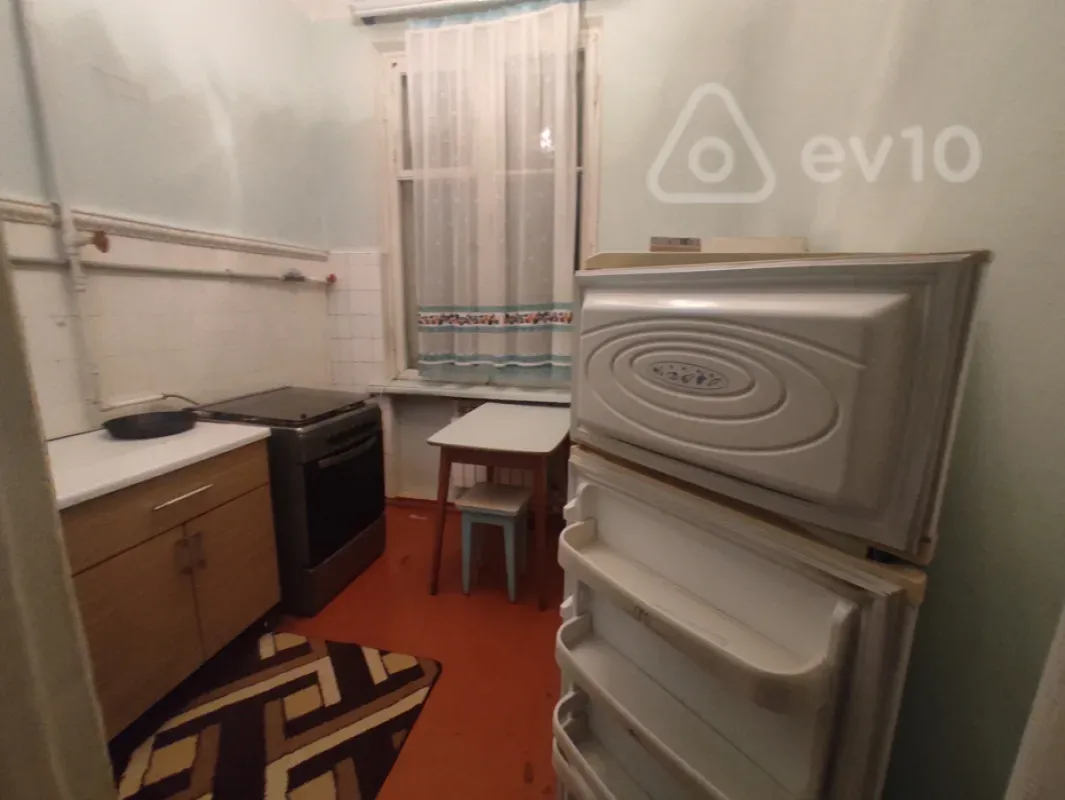 Kirayə verilir 2 otaqlı köhnə tikili 75 m²