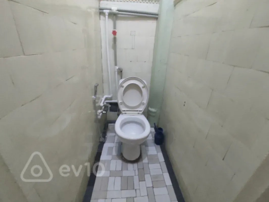Kirayə verilir 2 otaqlı köhnə tikili 75 m²