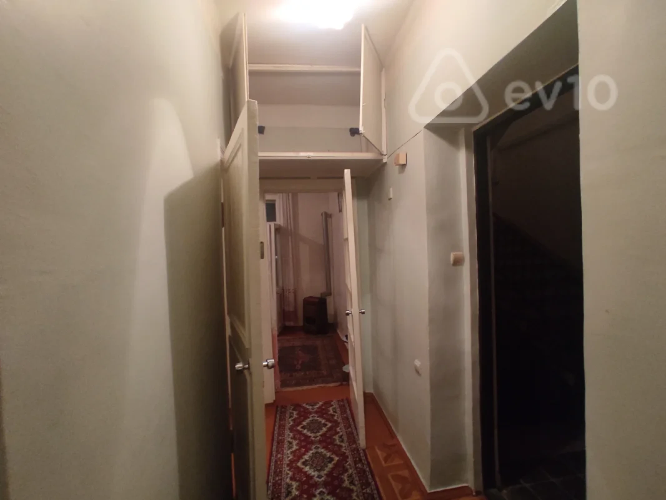 Kirayə verilir 2 otaqlı köhnə tikili 75 m²