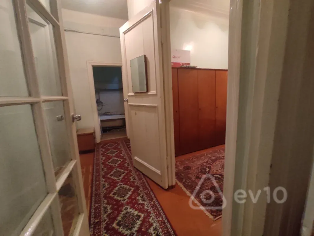 Kirayə verilir 2 otaqlı köhnə tikili 75 m²