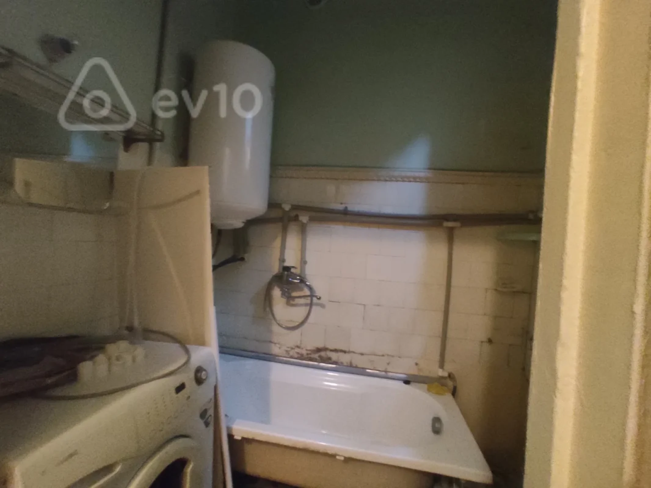 Kirayə verilir 2 otaqlı köhnə tikili 75 m²