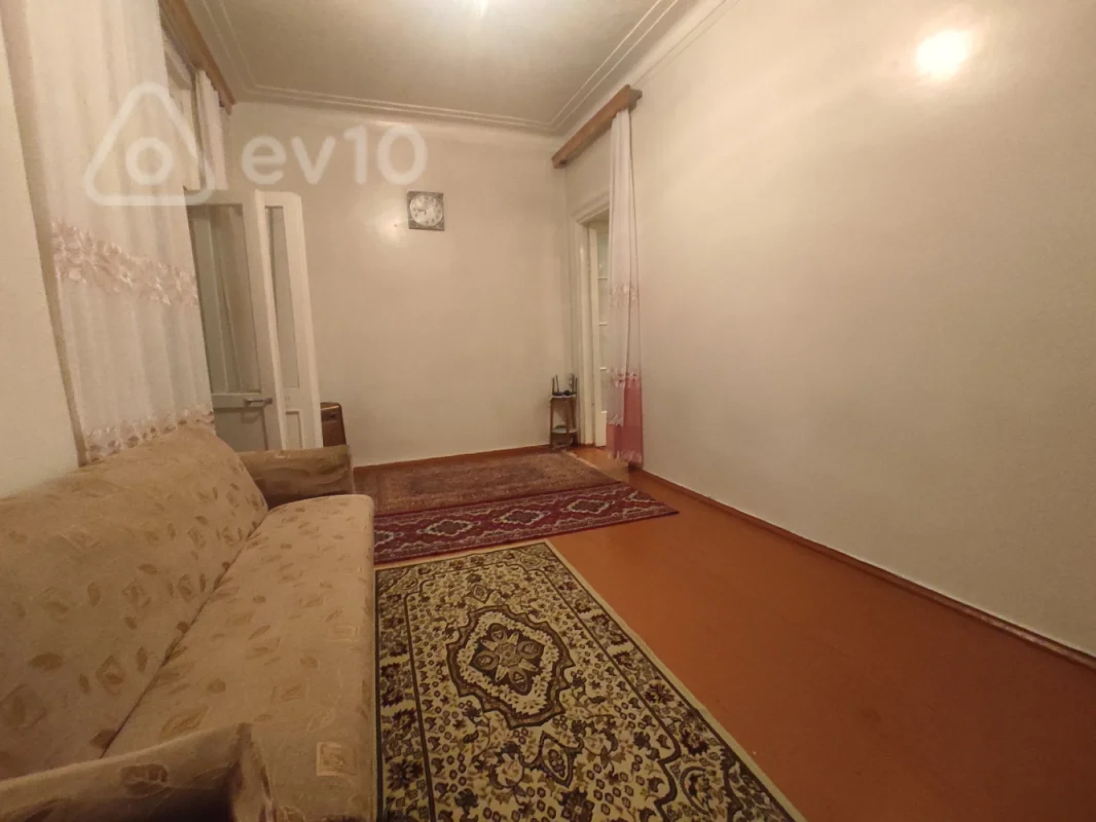 Kirayə verilir 2 otaqlı köhnə tikili 75 m²