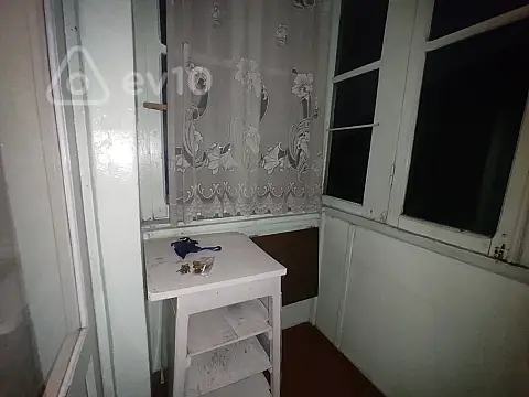 Kirayə verilir 2 otaqlı köhnə tikili 75 m²