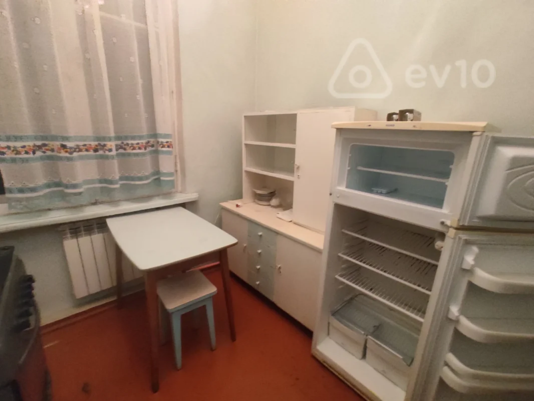 Kirayə verilir 2 otaqlı köhnə tikili 75 m²