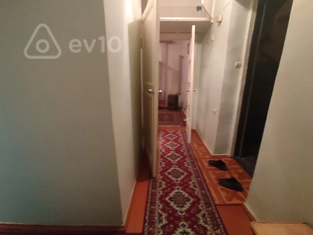 Kirayə verilir 2 otaqlı köhnə tikili 75 m²