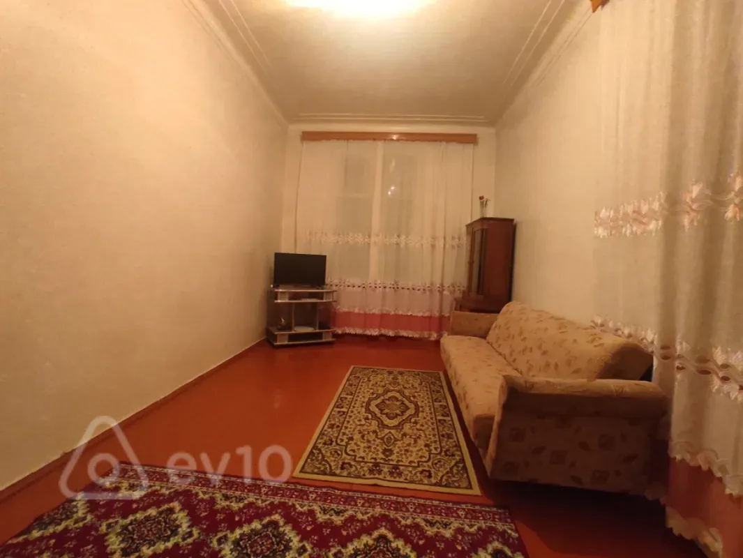 Kirayə verilir 2 otaqlı köhnə tikili 75 m²