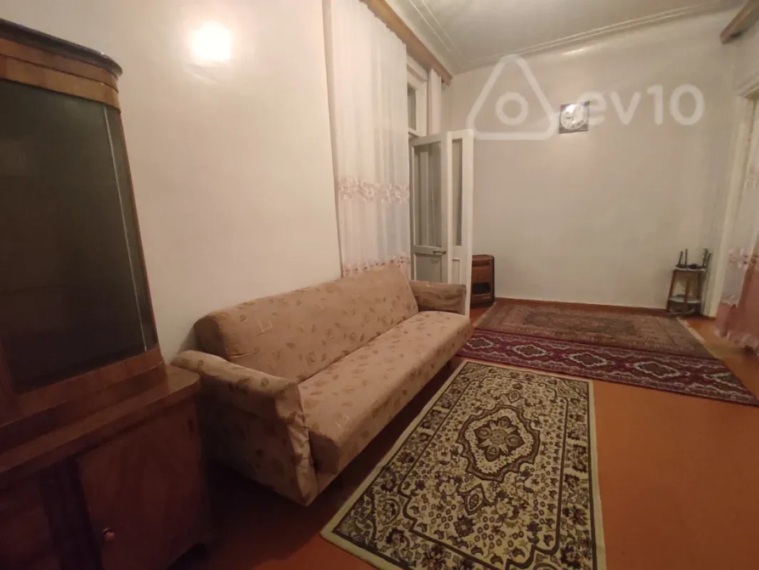 Kirayə verilir 2 otaqlı köhnə tikili 75 m²