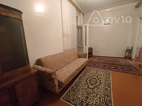 Kirayə verilir 2 otaqlı köhnə tikili 75 m²