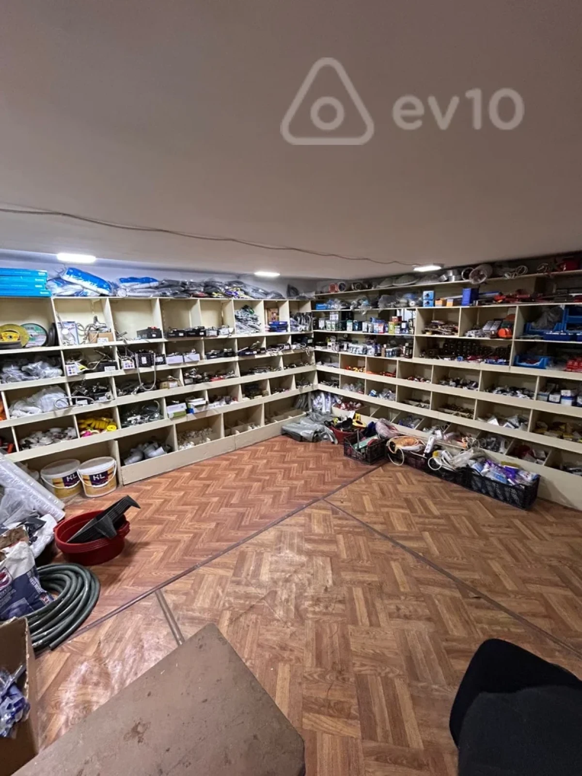 Satılır 3 otaqlı köhnə tikili 63 m²