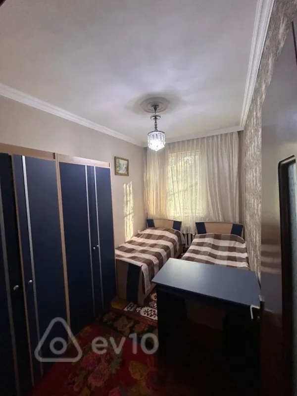 Satılır 3 otaqlı köhnə tikili 63 m²