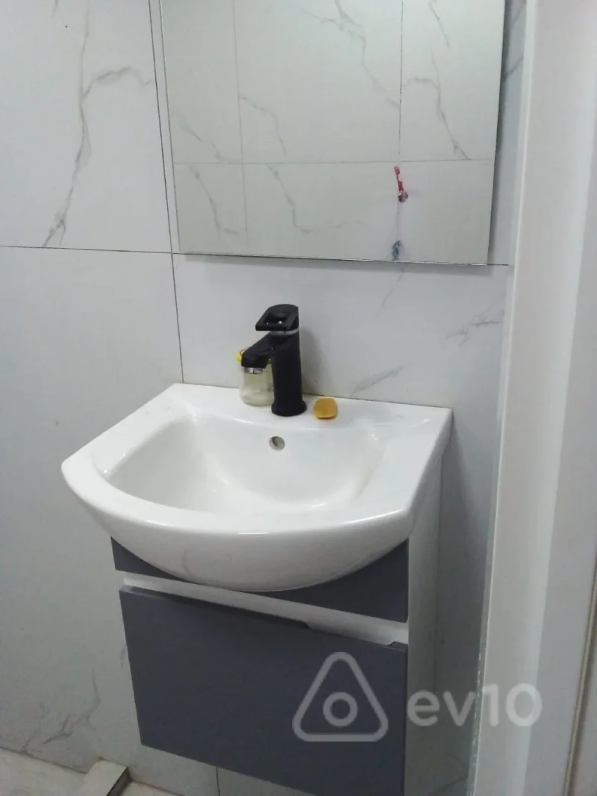 Kirayə verilir 1 otaqlı yeni tikili 30 m²