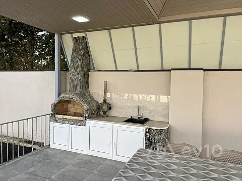 Kirayə verilir 7 otaqlı həyət evi 10 m²