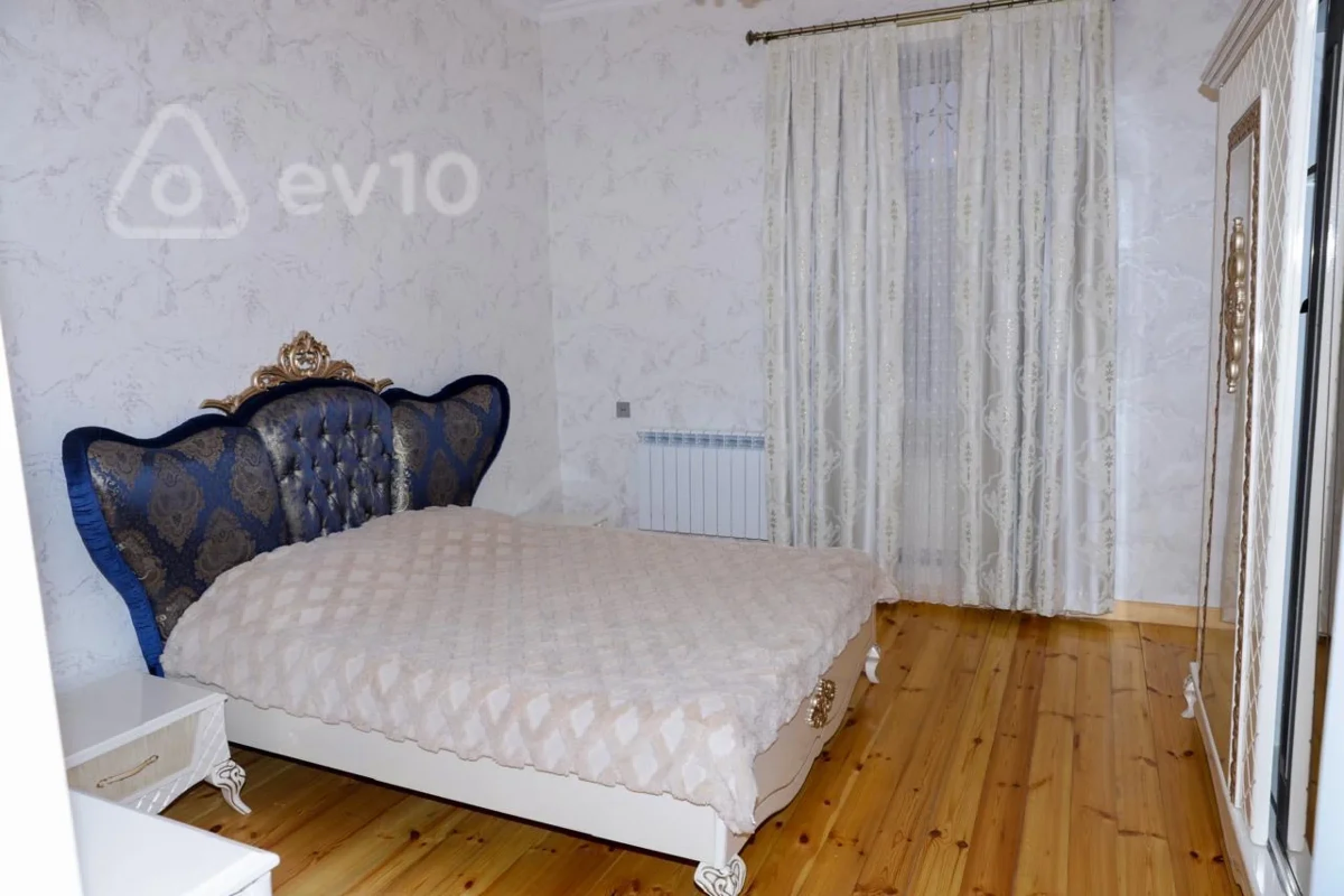 Kirayə verilir 7 otaqlı həyət evi 10 m²