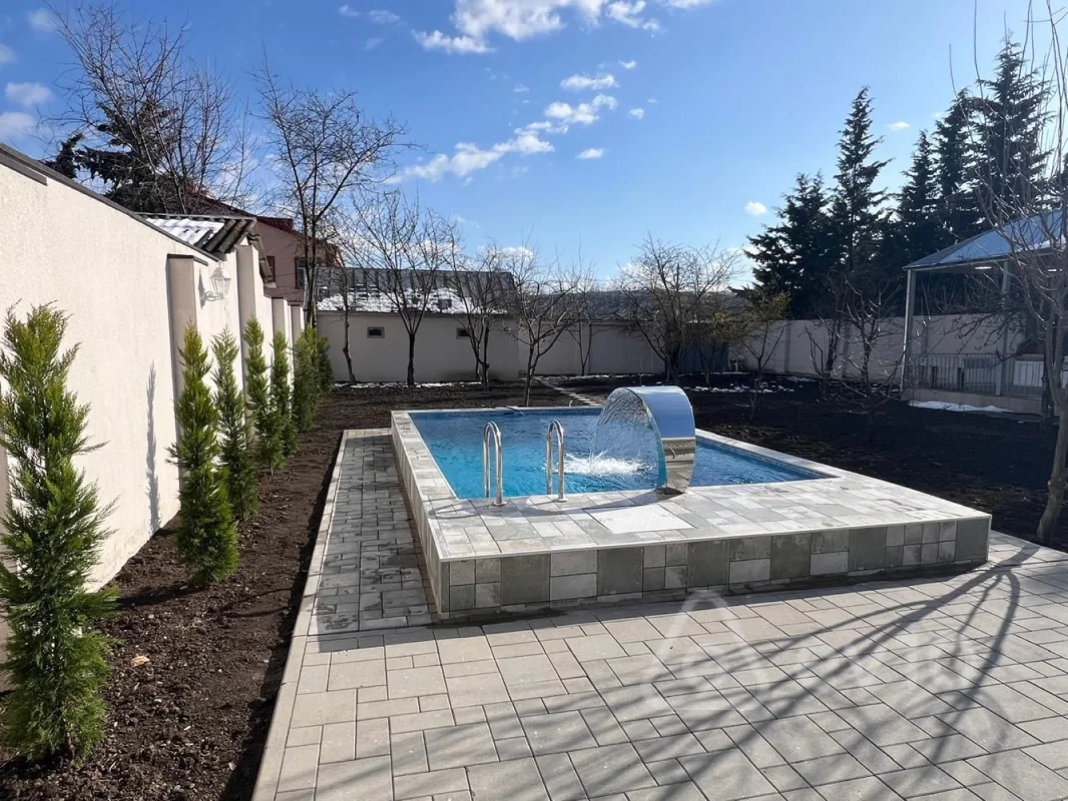 Kirayə verilir 7 otaqlı həyət evi 10 m²