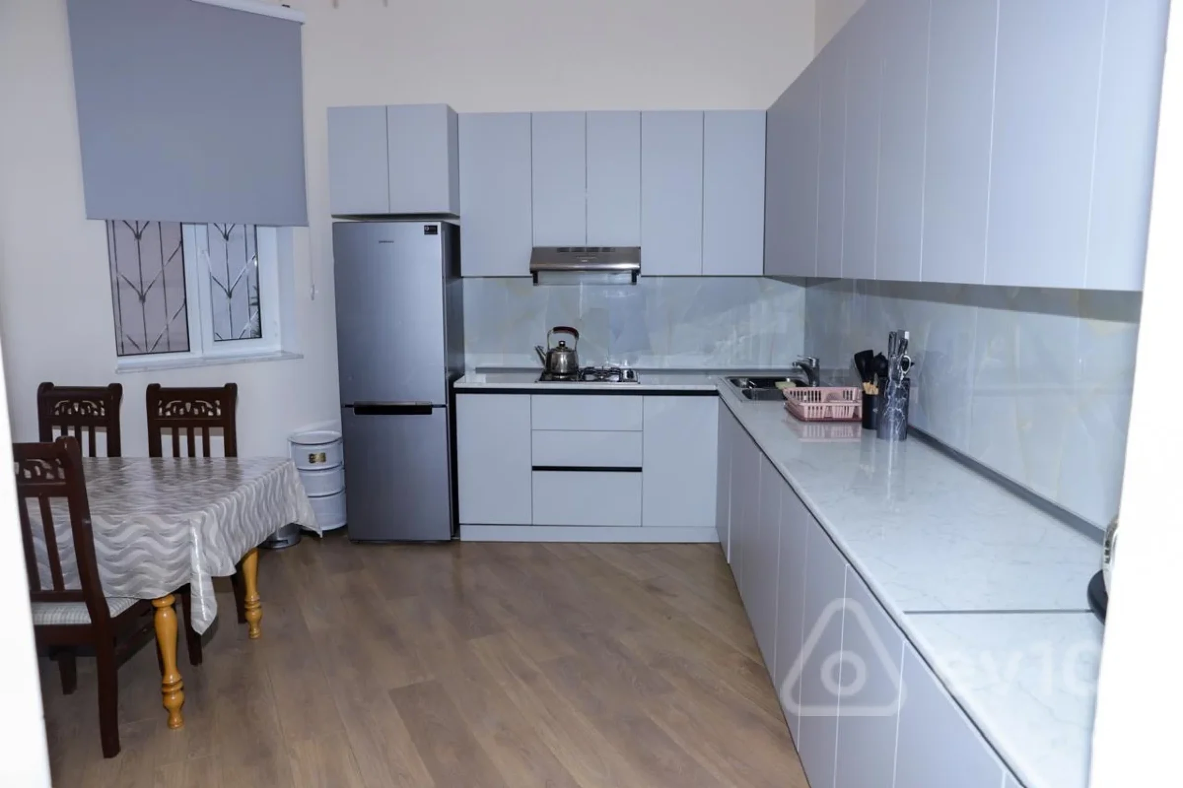 Kirayə verilir 7 otaqlı həyət evi 10 m²