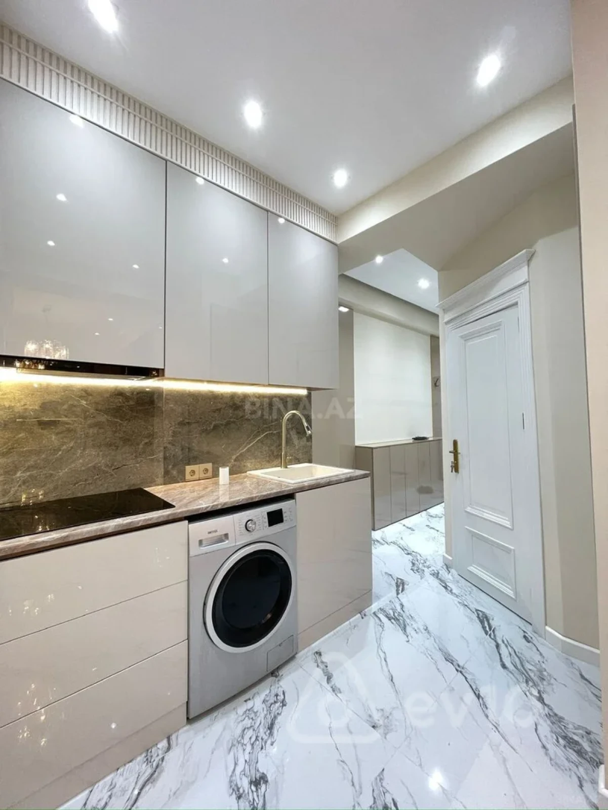 Kirayə verilir 2 otaqlı yeni tikili 66 m²