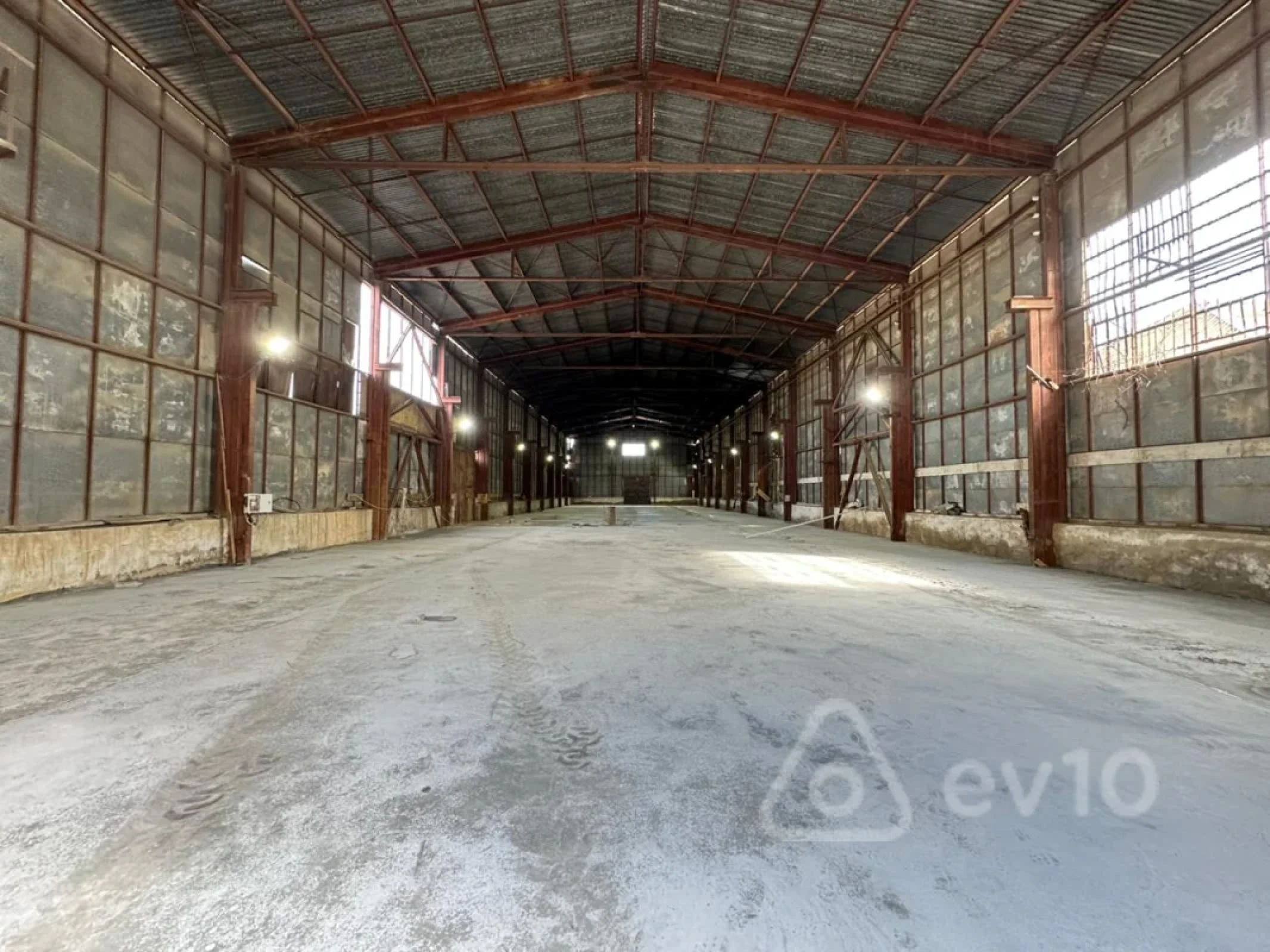 Kirayə verilir mənzil 1300 m²