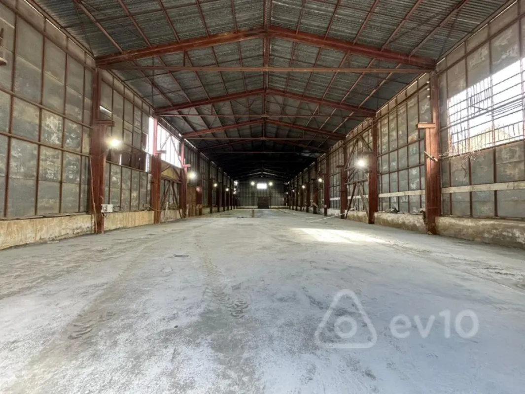 Kirayə verilir mənzil 1300 m²