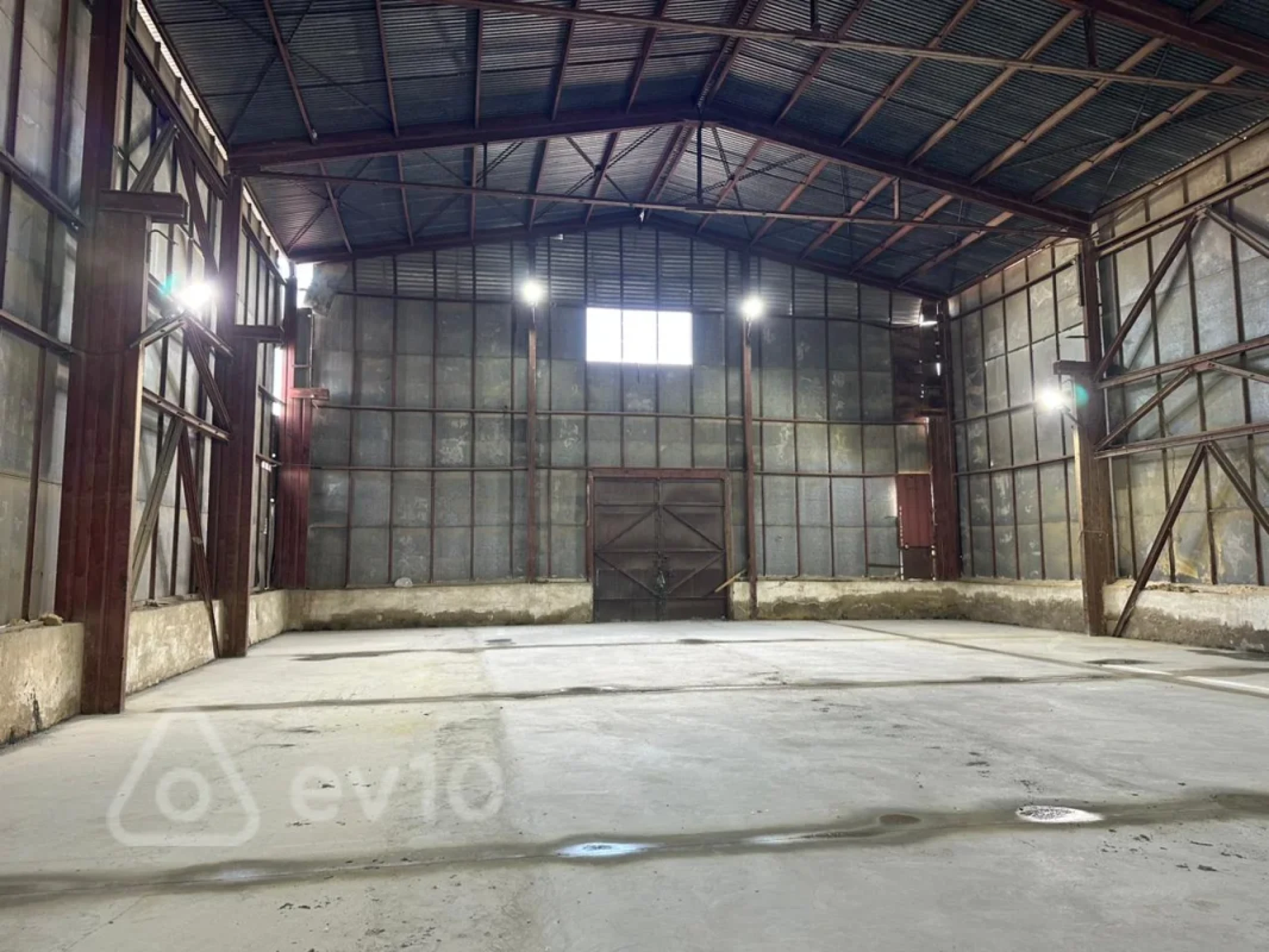 Kirayə verilir mənzil 1300 m²