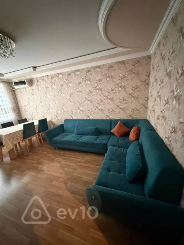 Satılır 2 otaqlı köhnə tikili 50 m²