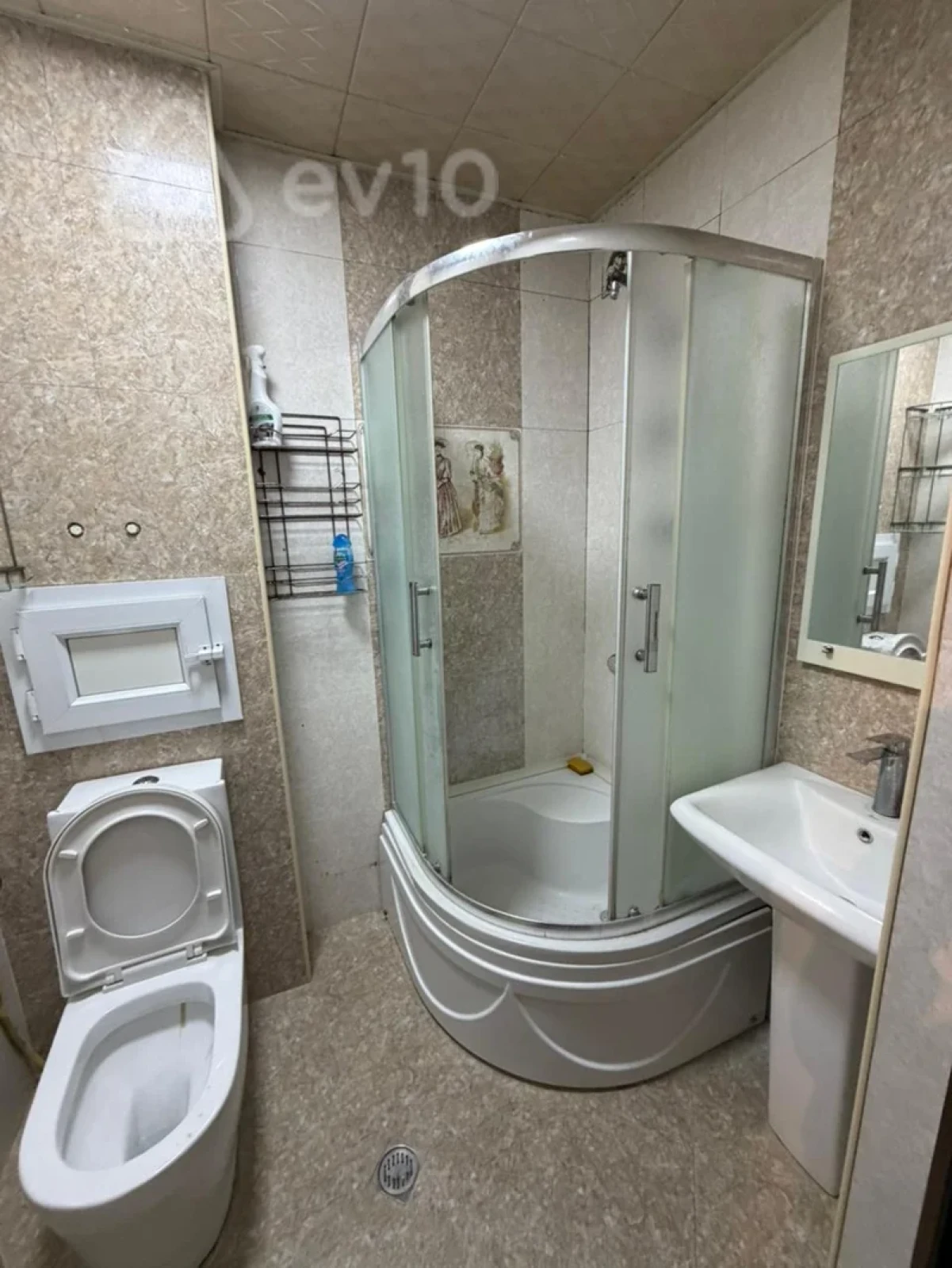 Satılır 2 otaqlı köhnə tikili 50 m²