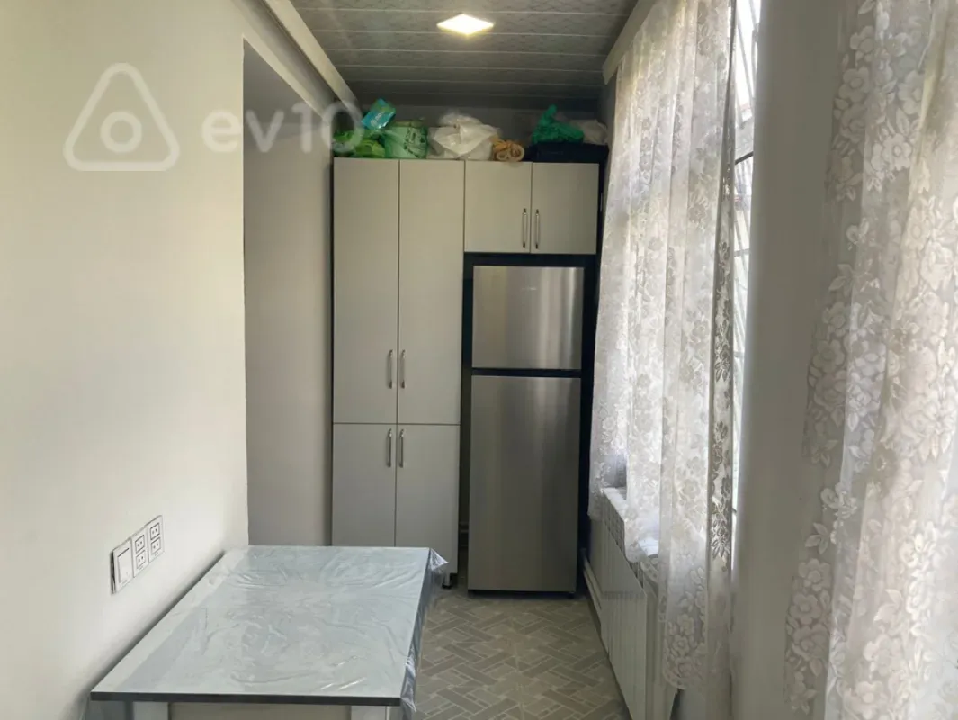 Satılır 3 otaqlı köhnə tikili 65 m²