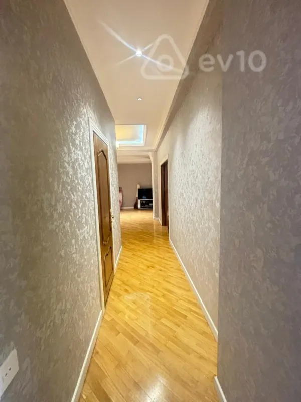 Kirayə verilir 4 otaqlı yeni tikili 170 m²