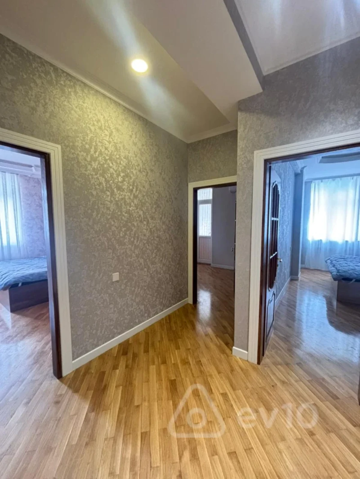 Kirayə verilir 4 otaqlı yeni tikili 170 m²